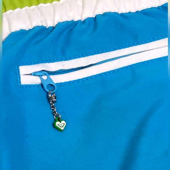 ROXY Beach shorties. Size Small blue, green and white with a zip mesh pocket 💙 - Picture 4 of 7